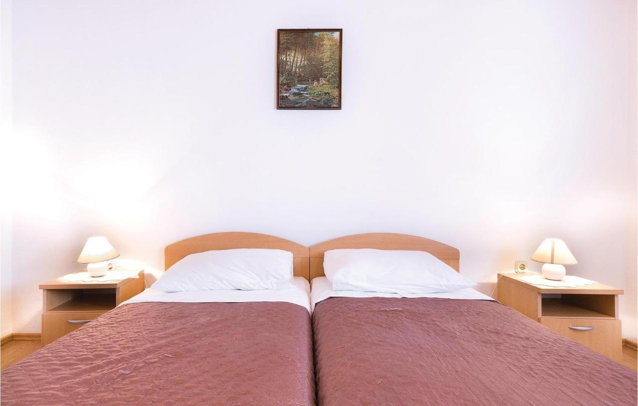 Awesome Apartment In Pula With Wifi Екстериор снимка